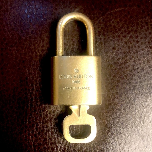 Louis Vuitton LV Gold Lock & Key #307 - Picture 4 of 13